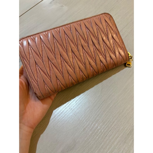 Miu Miu Pink Matelasse Leather Zip Around Wallet - Picture 6 of 16